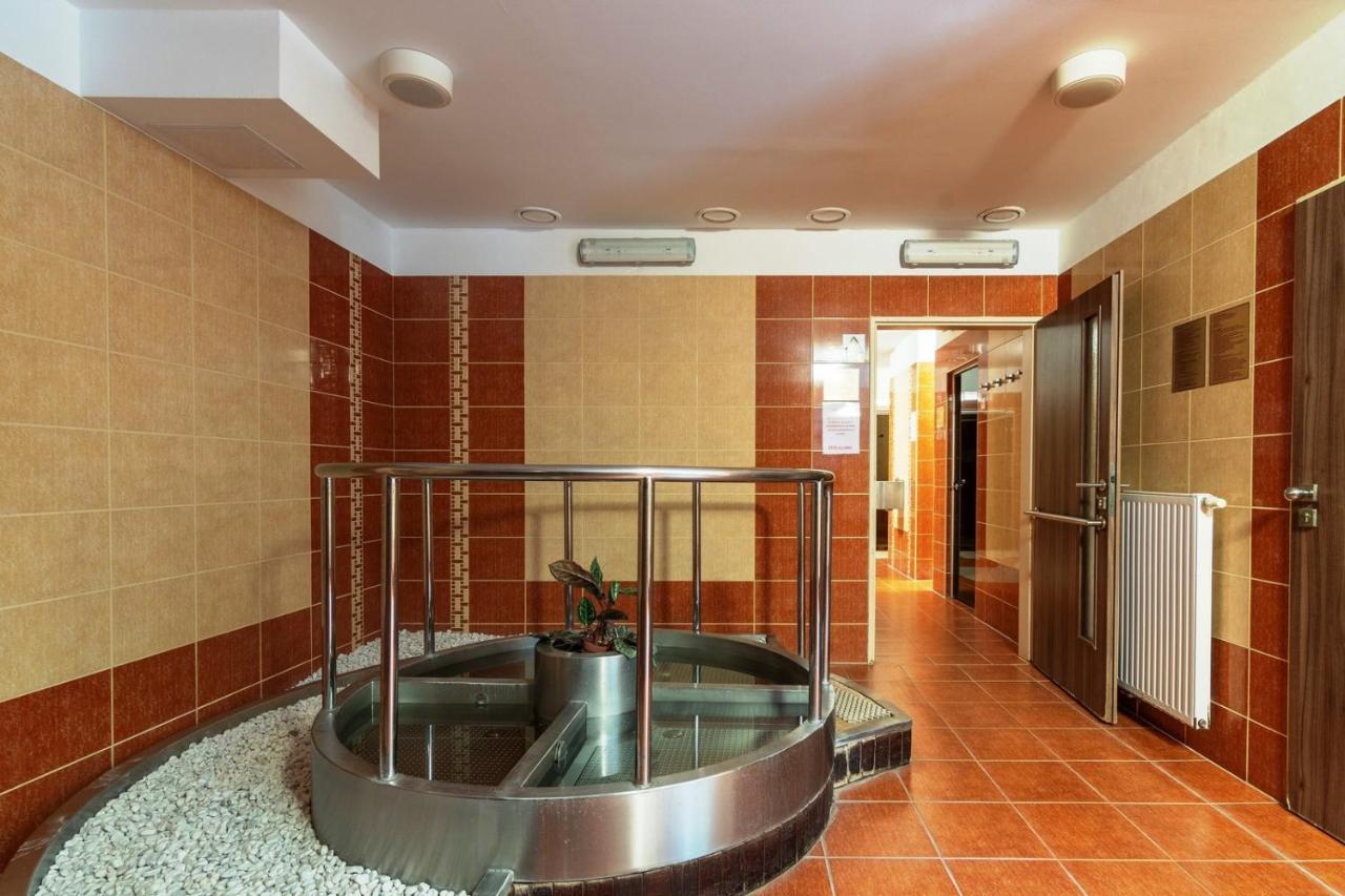 Wellness Hotel Pod Kycmolem Horni Lomna Exterior photo