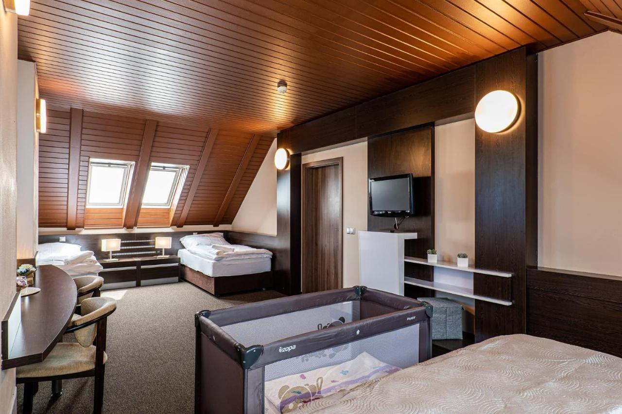 Wellness Hotel Pod Kycmolem Horni Lomna Exterior photo